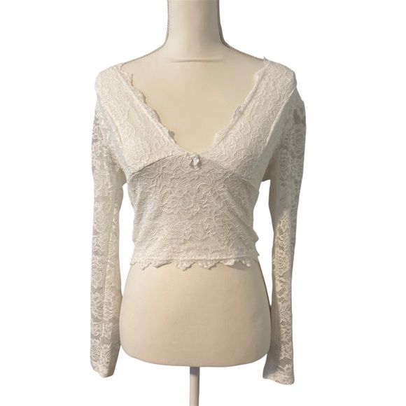Stylish White Lace Top | Excellent Used Condition - Picture 1 of 8